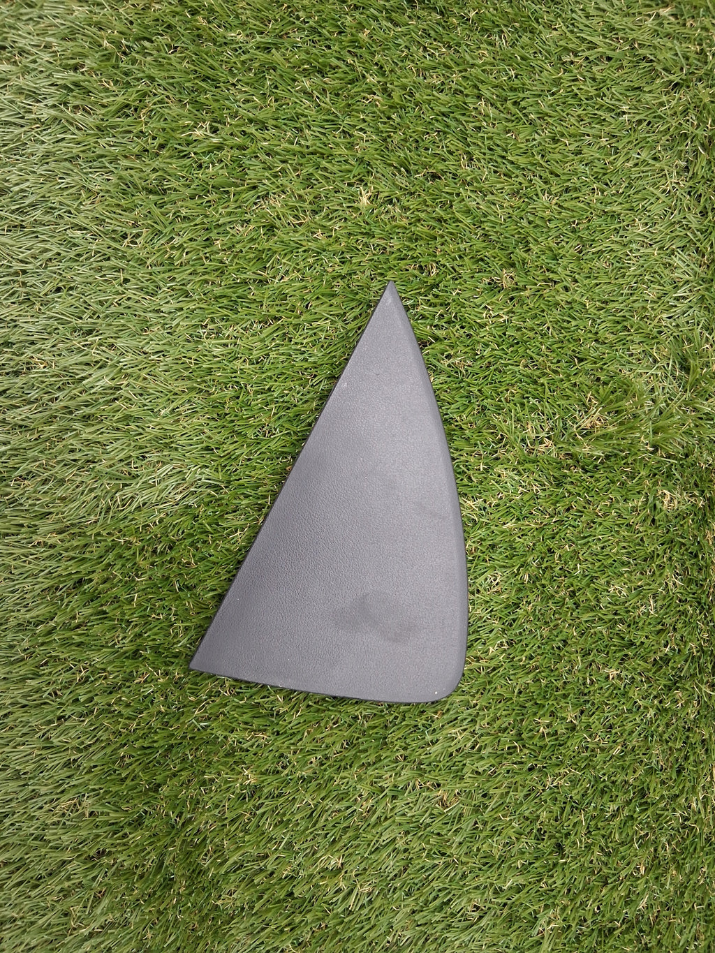 OEM 1083362-00-D 2022 Tesla Model Y Dashboard Right Cap Cover