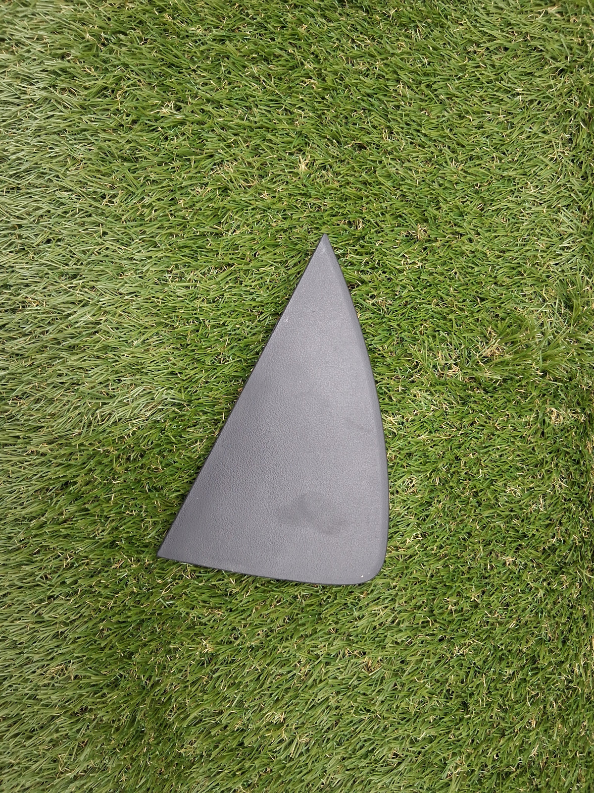 OEM 1083362-00-D 2022 Tesla Model Y Dashboard Right Cap Cover