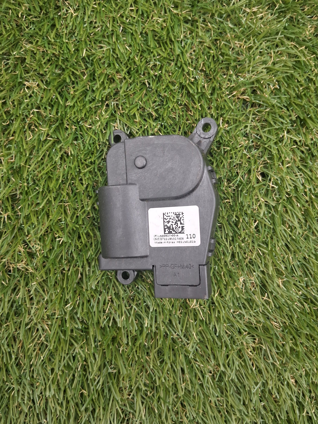 OEM 1500627-00-A 2022 Tesla Model Y Center Air Flap Motor Center Actuator