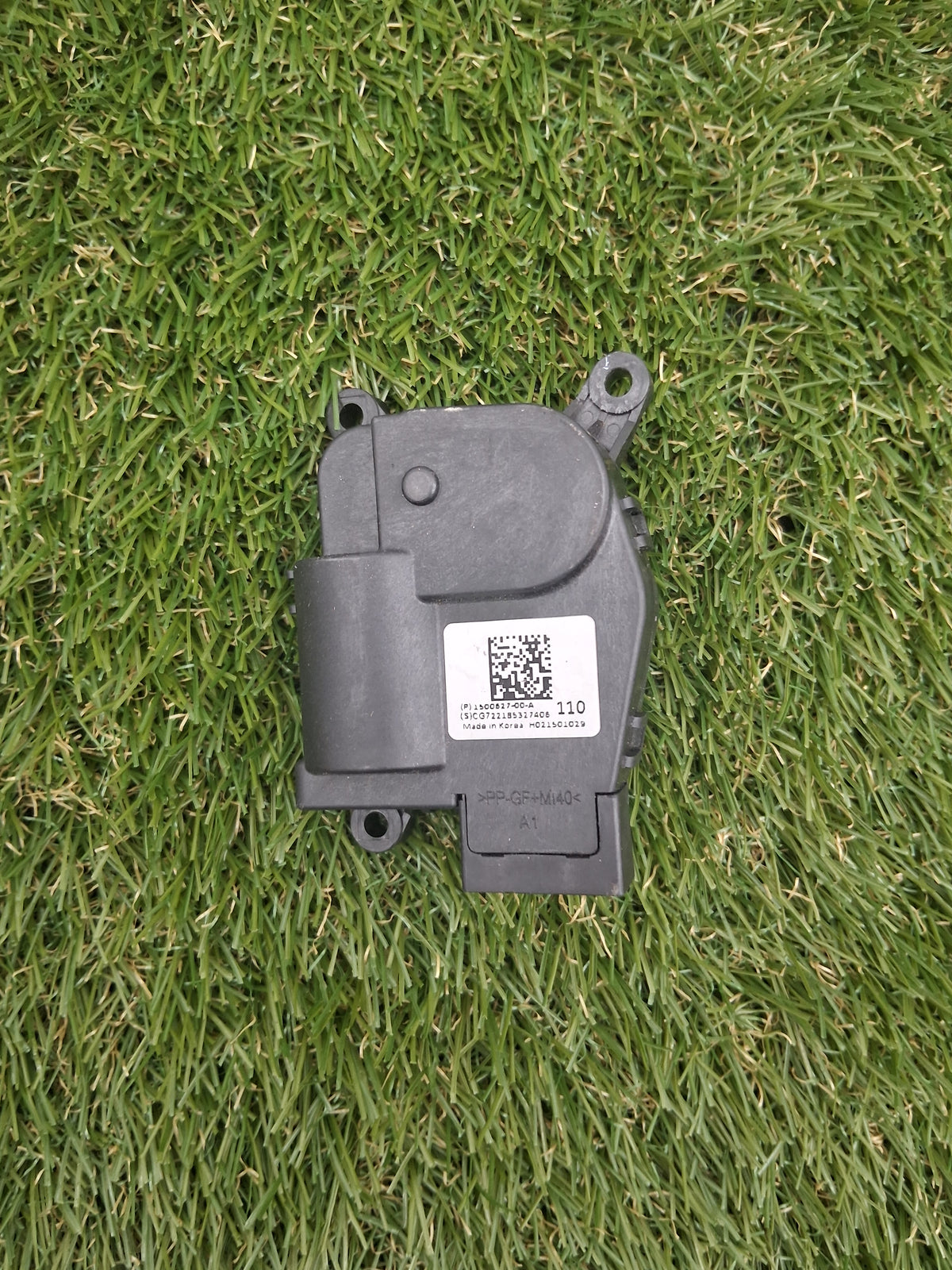 OEM 1500627-00-A 2022 Tesla Model Y Center Air Flap Motor Center Actuator