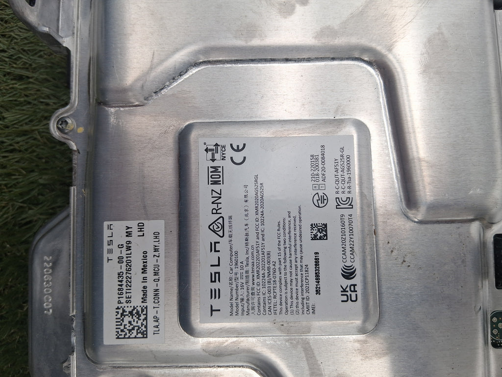 OEM 1657920-00-I 2022 Tesla Model Y Media Control Computer ECU