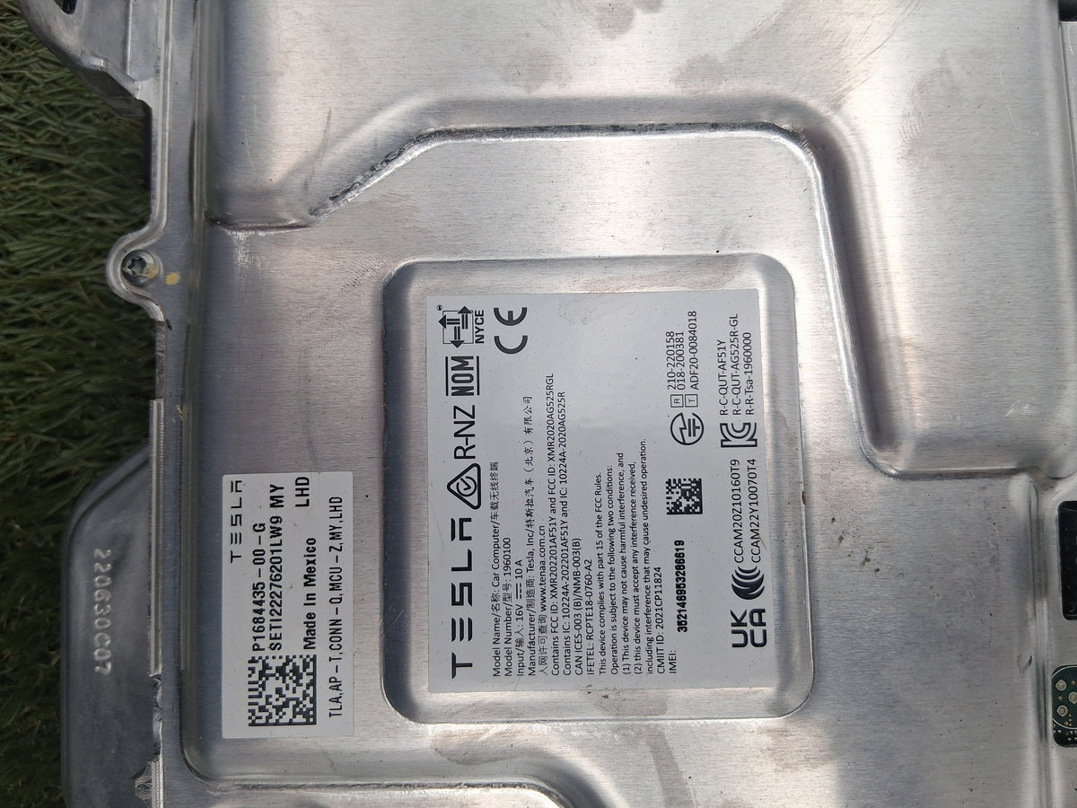 OEM 1657920-00-I 2022 Tesla Model Y Media Control Computer ECU