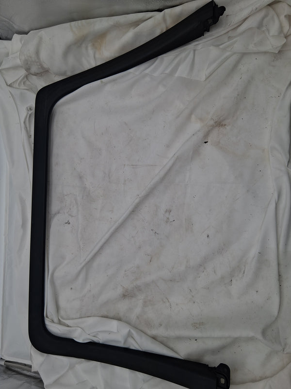 OEM# 22772905 2019 Chevy Tahoe Premier Door Window Garnish Molding