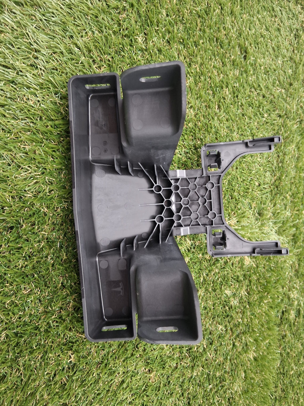 OEM 1507195-00-B 2022 Tesla Model Y Bracket Podium Support