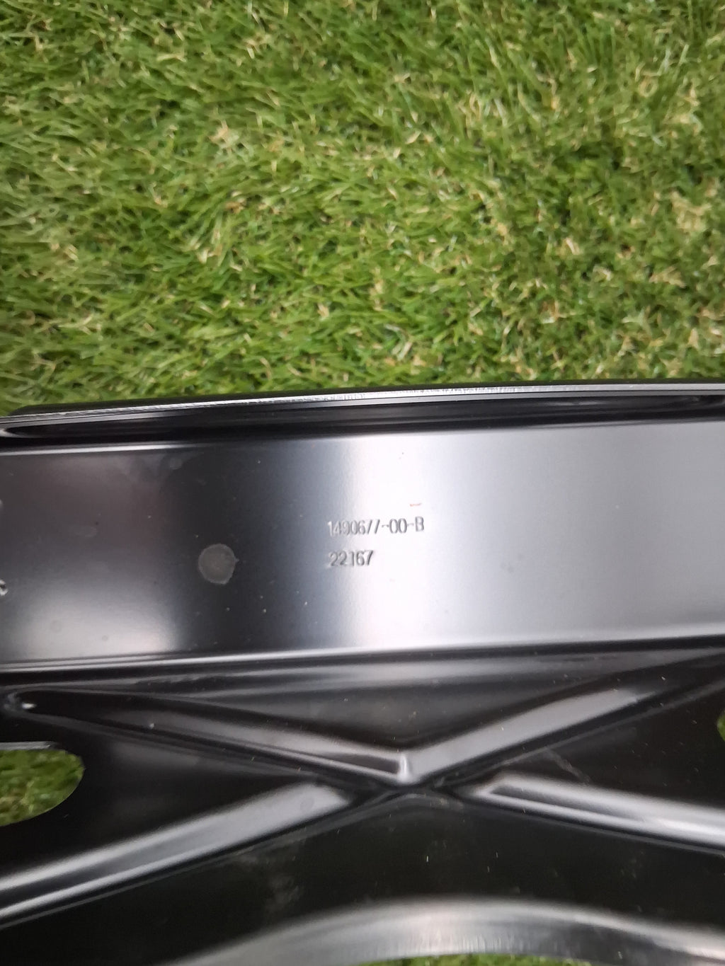 OEM 1507193-00-A 2022 Tesla Model Y Podium Bracket
