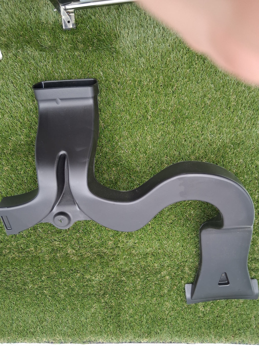 OEM 1501068-00-A 2022 Tesla Model Y Blower Flow Air Duct Pipe