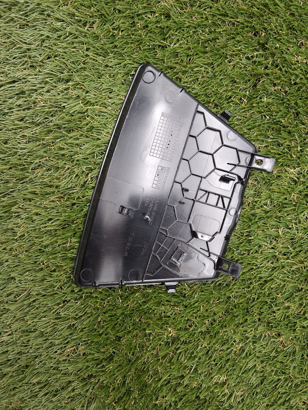 OEM 1619875-00-C 2022 Tesla Model Y Camera Glare Shield Cover