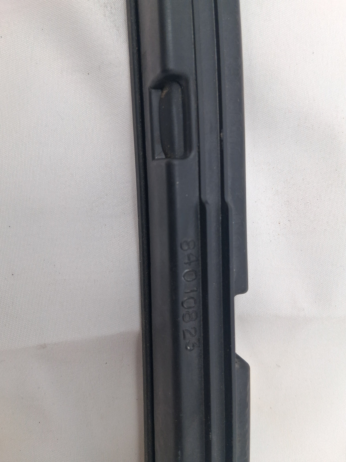 OEM 2019 Chevy Tahoe Premier DOOR WINDOW GLASS FORWARD GUIDE