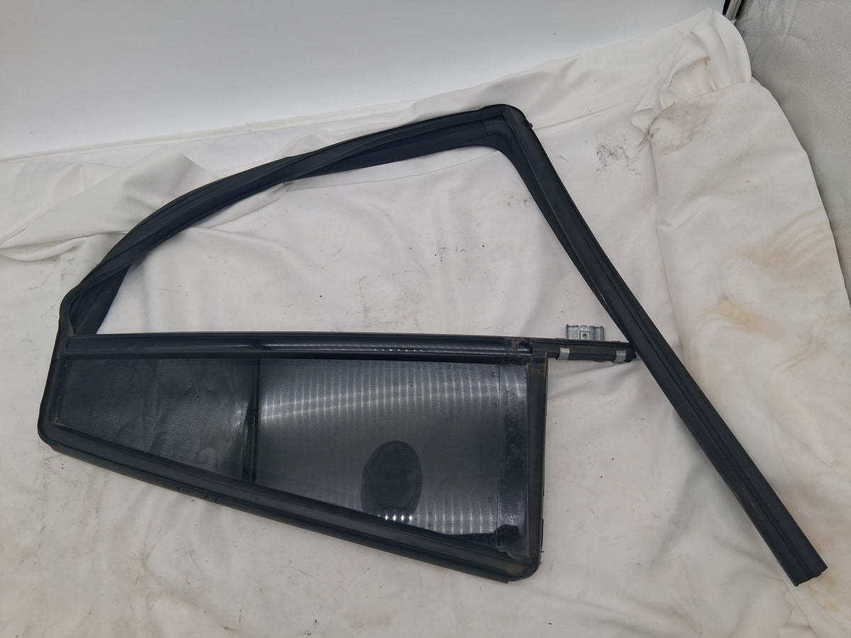 OEM# 43R-000074 DV12471YPY 2019 Chevy Tahoe Premier Vent Glass Fit