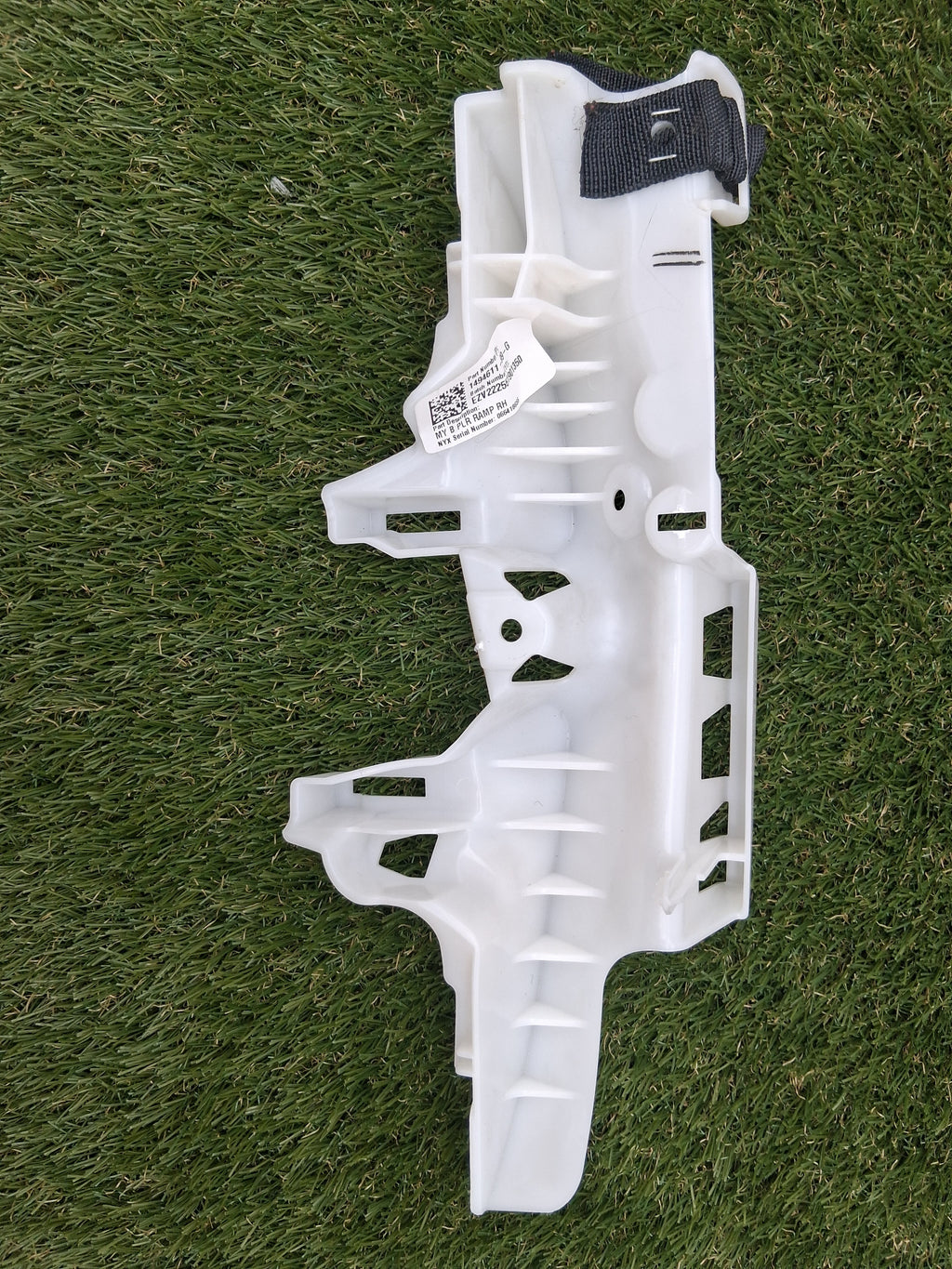 OEM 1494611-99-G 2022 Tesla Model Y Right Side B Pillar Bracket