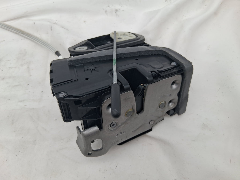 OEM# 13598379 2019 Chevy Tahoe Premier Door Latch Lock Actuator