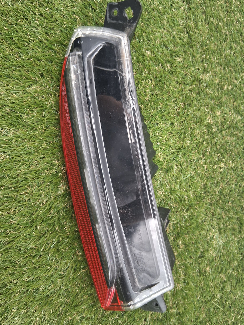 OEM 1712514-00-E 2022 Tesla Model Y Rear Bumper Right Light