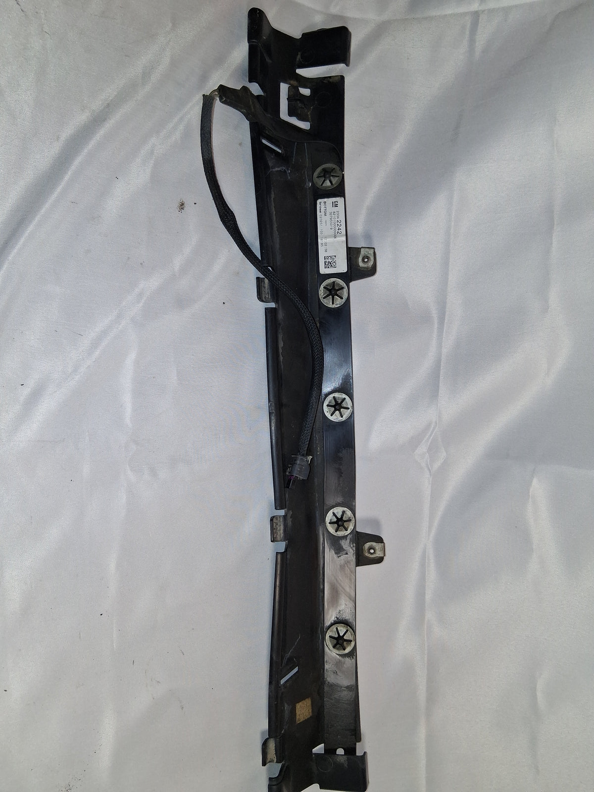 OEM# 68460327AE 2019 Chevy Tahoe Premier Sliding Door Hands Free Motion Sensor