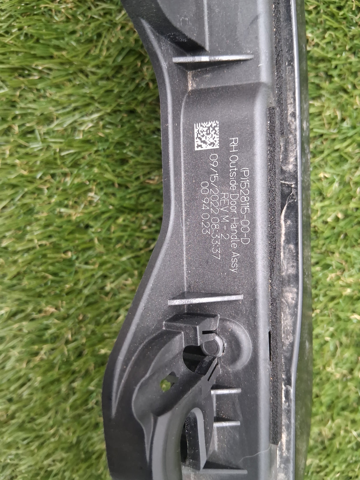 OEM 1528115-00-D 2022 Tesla Model Y Door Handle Rear Right