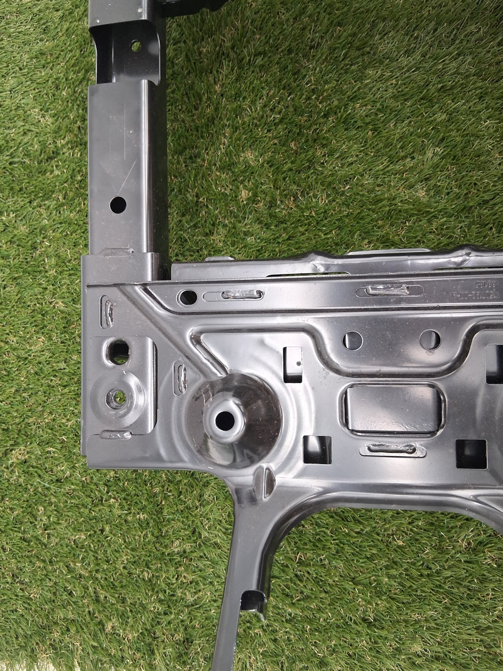 OEM 1507193-00-A 2022 Tesla Model Y Podium Bracket