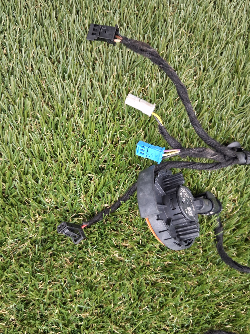 OEM 1489044-00-D 022 Tesla Model Y Left Door Wiring Harness