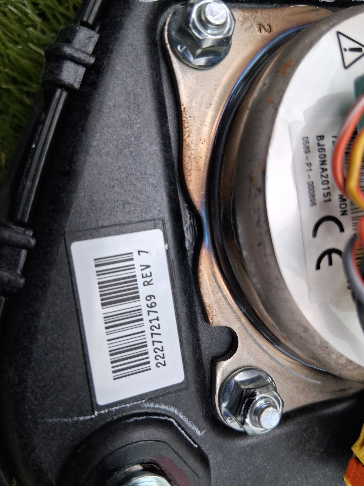 OEM 1508347-00-D 2022 Tesla Model Y Steering Wheel Airbag Black