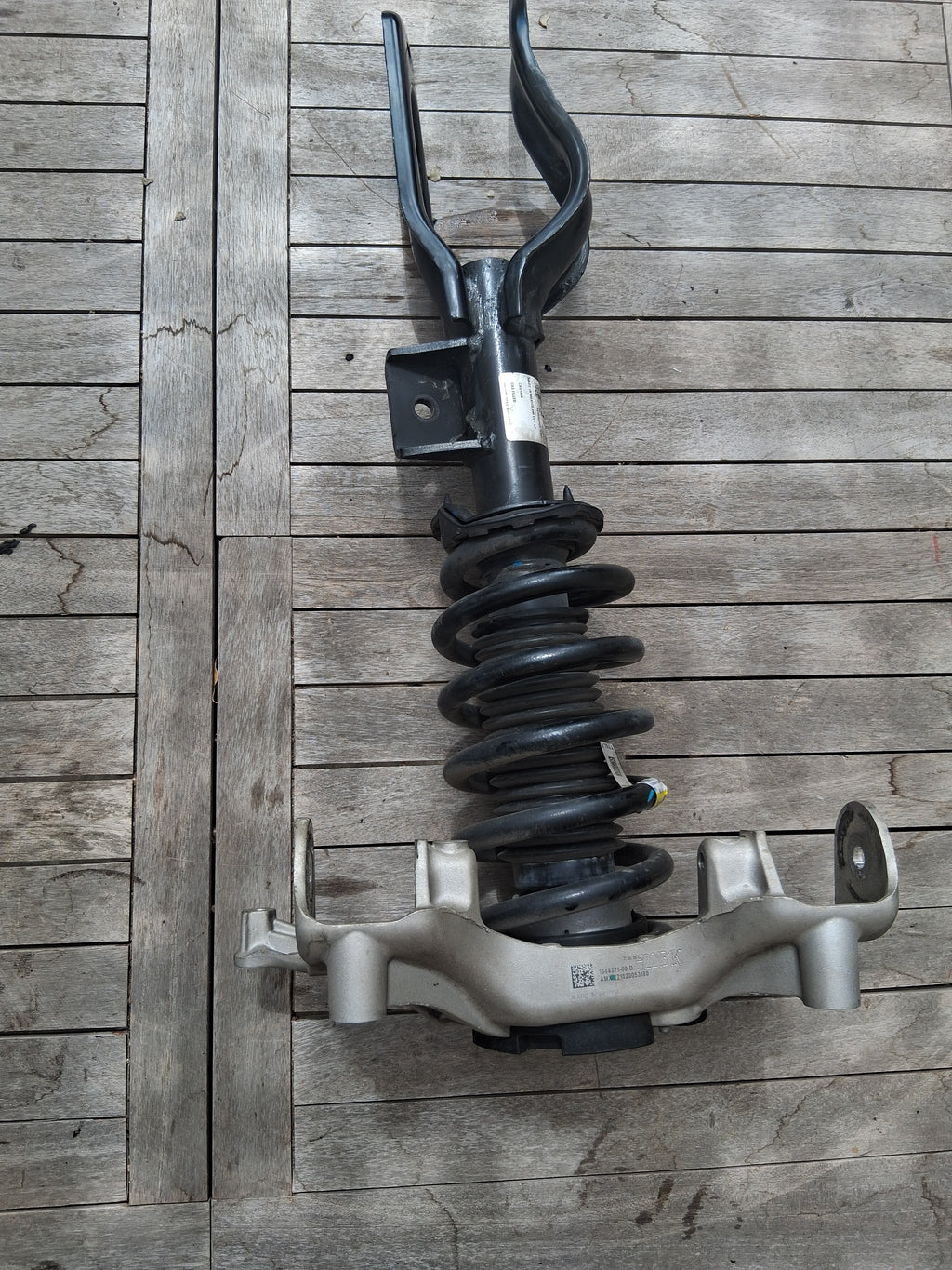 OEM 1188371-00-F 2022 Tesla Model Y Front Left Side Shock Strut Absorber