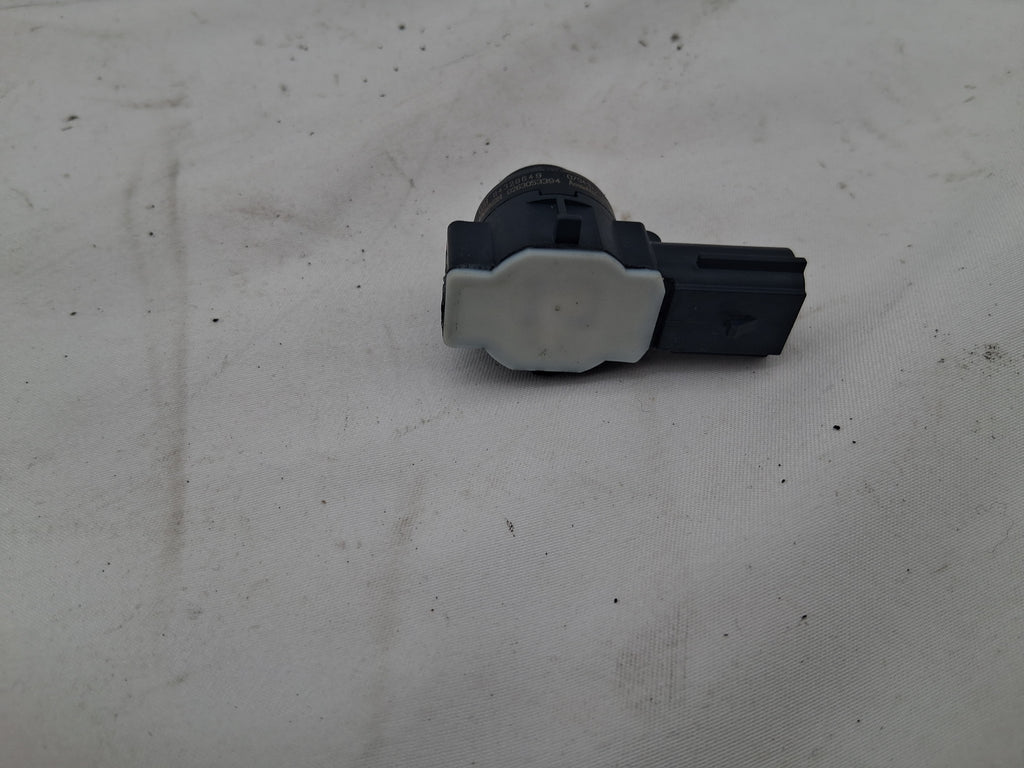 OEM# 84328649 2019 Chevy Tahoe Premier Bumper Parking Ultrasonic Sensor