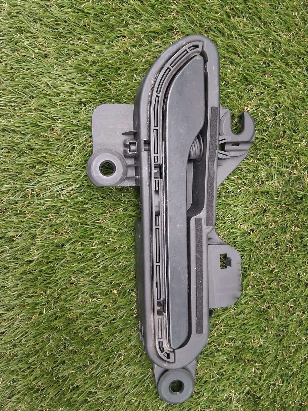OEM 1528115-00-D 2022 Tesla Model Y Door Handle Rear Right