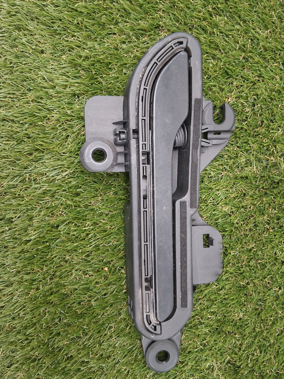 OEM 1528115-00-D 2022 Tesla Model Y Door Handle Rear Right