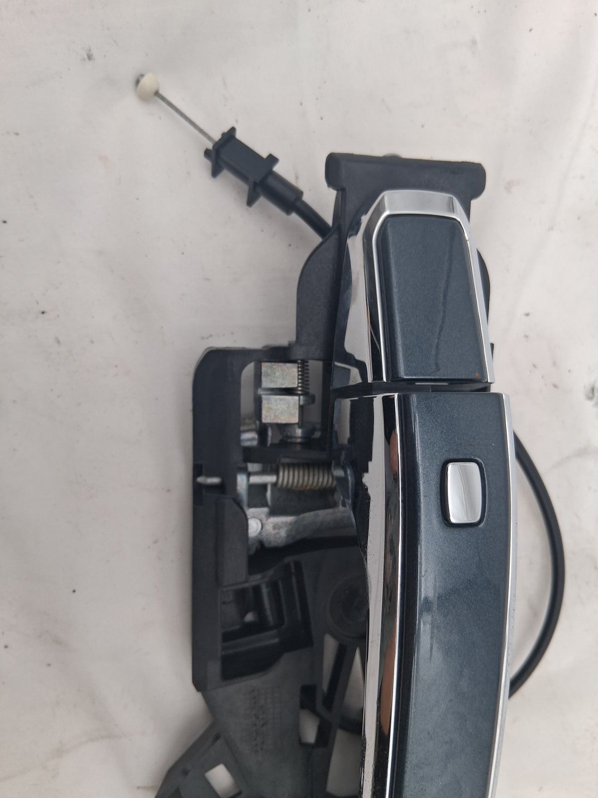OEM 2019 Chevy Tahoe Premier Exterior Door Handle Bracket