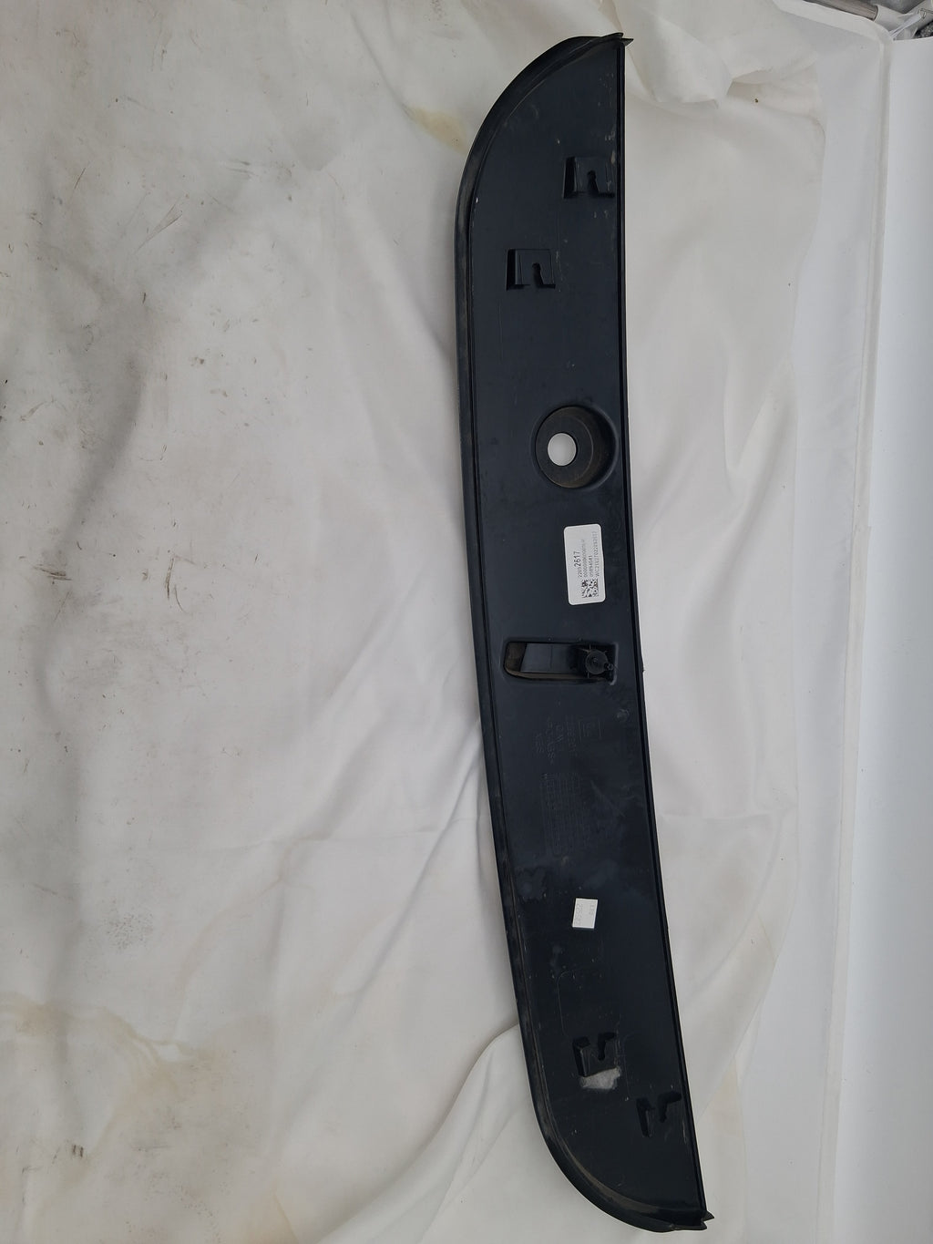 OEM# 22892617 2019 Chevy Tahoe Premier Wiper Washer Retainer Cover
