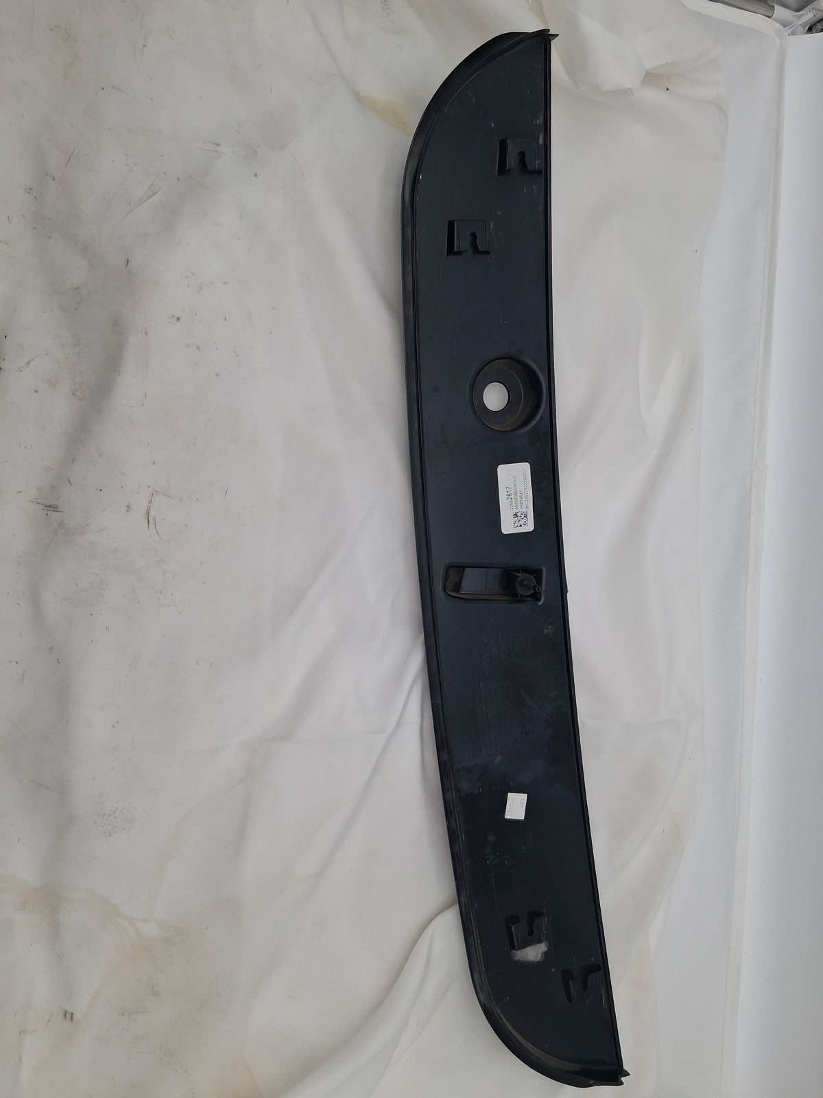 OEM# 22892617 2019 Chevy Tahoe Premier Wiper Washer Retainer Cover