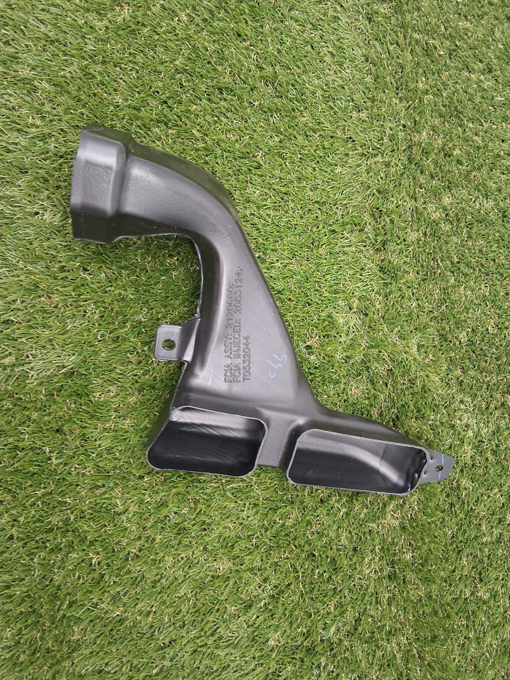 OEM 1769128-00-B 2022 Tesla Model Y Right Footwell Air Duct