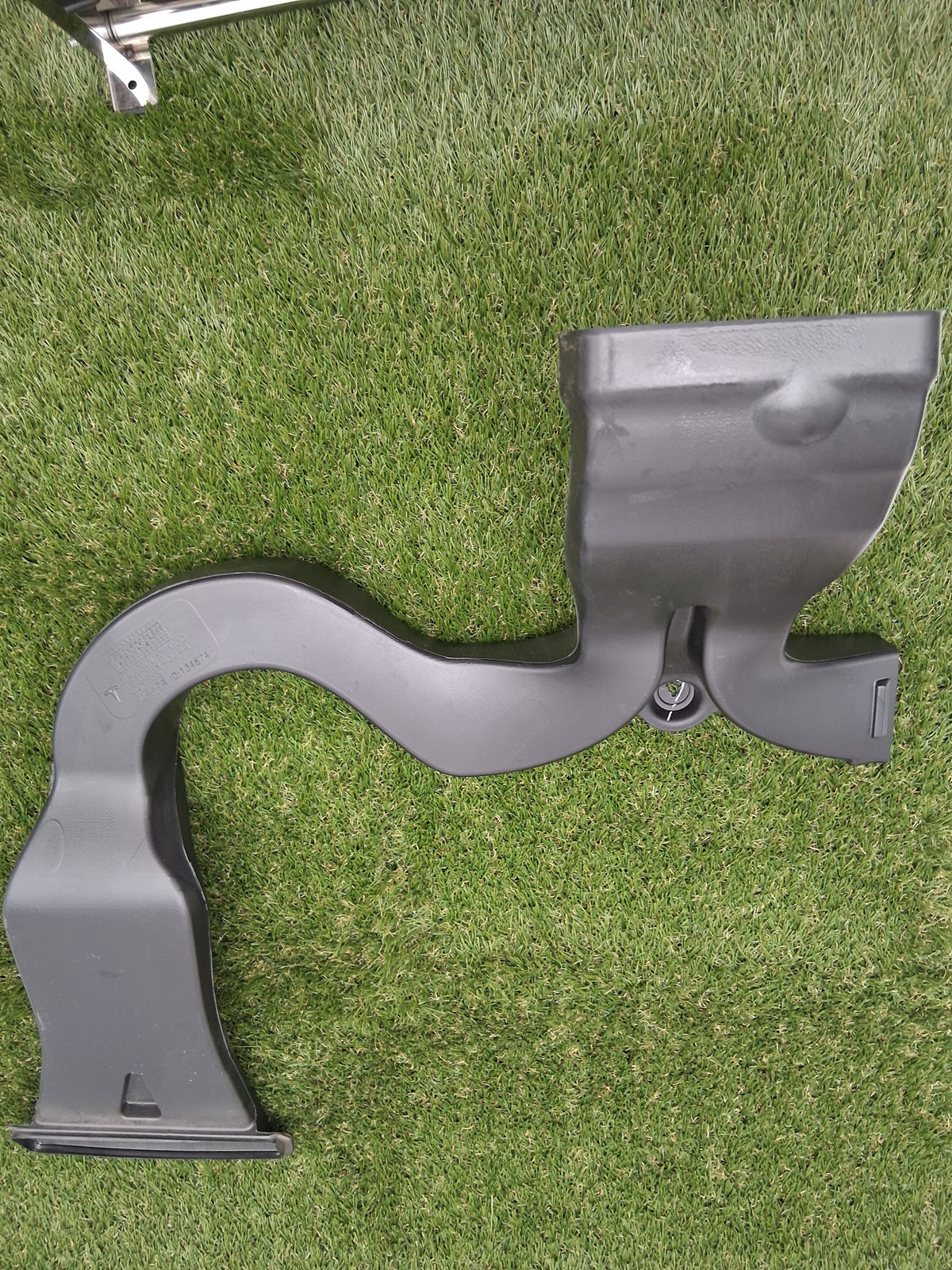 OEM 1501068-00-A 2022 Tesla Model Y Blower Flow Air Duct Pipe