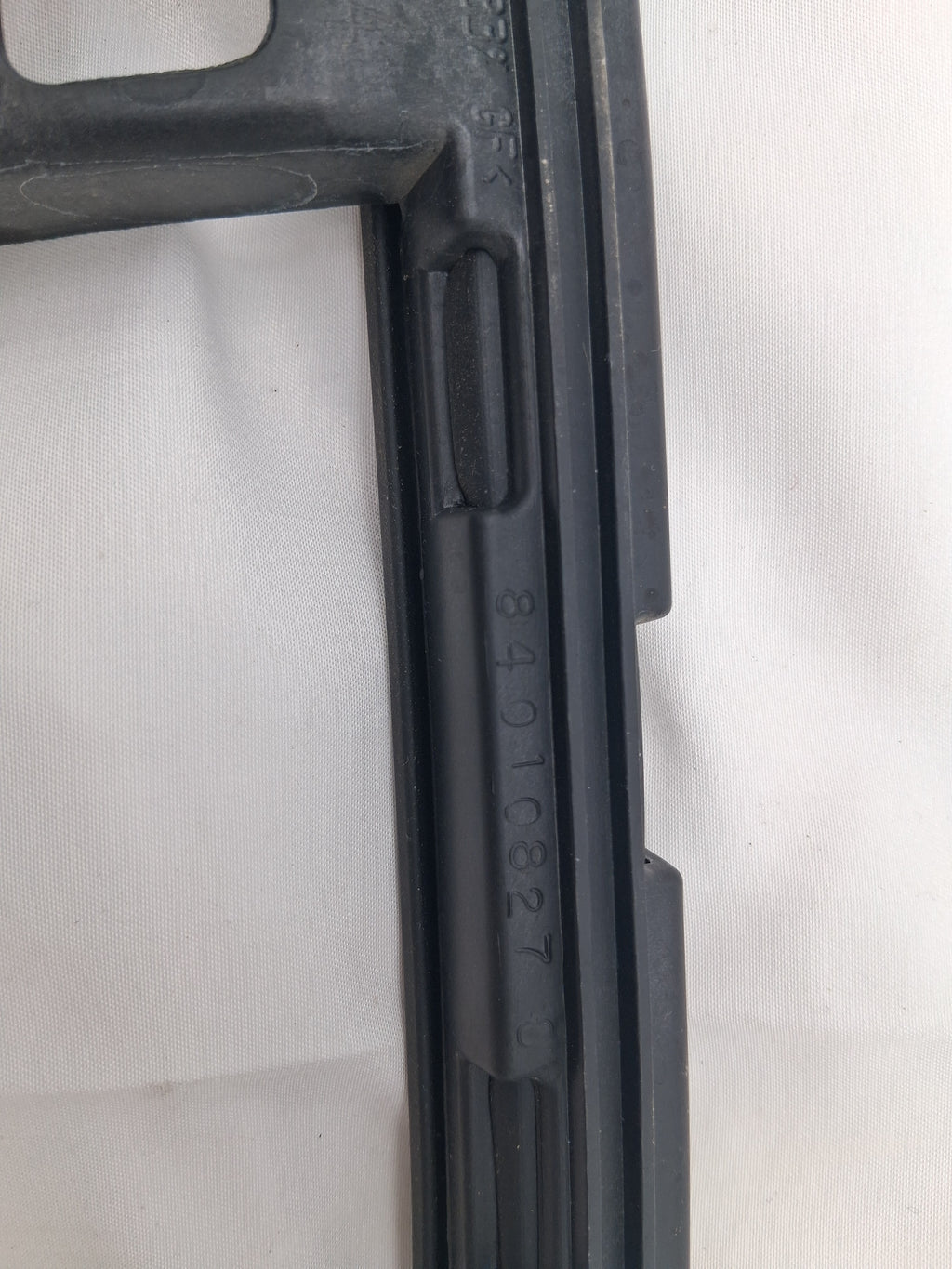 OEM 2019 Chevy Tahoe Premier DOOR WINDOW GLASS FORWARD GUIDE