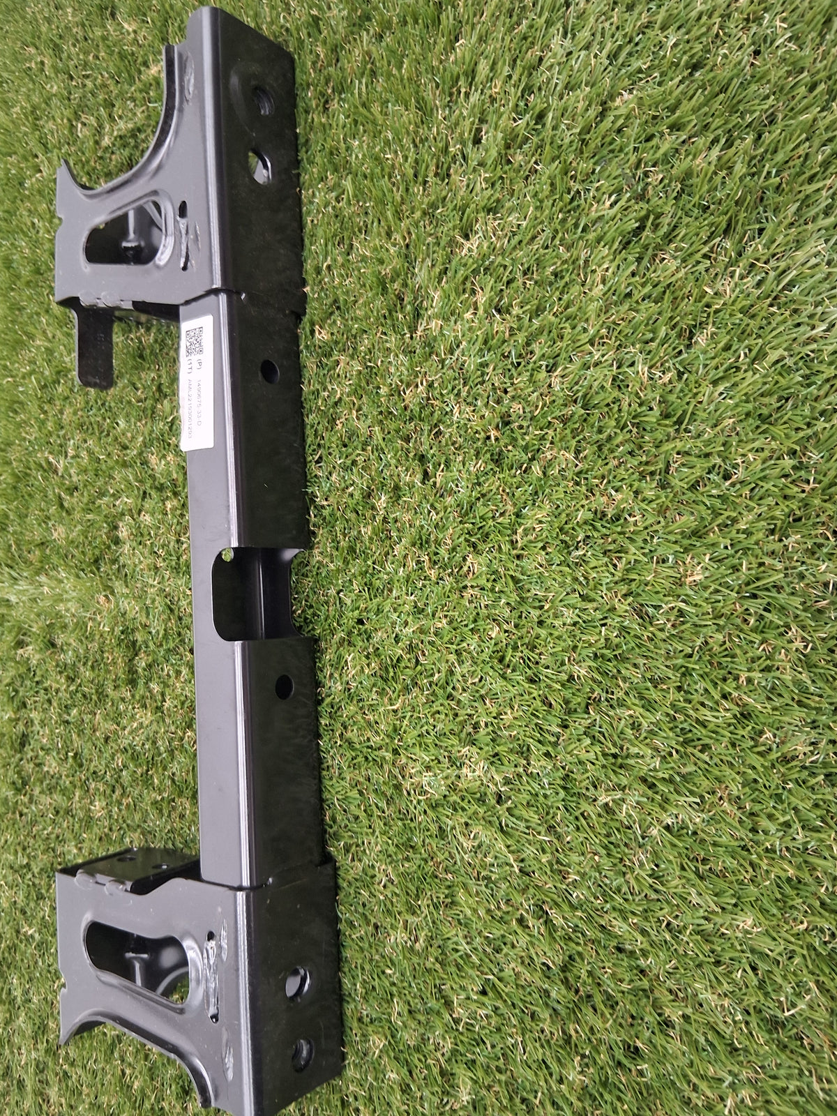OEM 1490675-33-D 2022 Tesla Model Y Left Seat Holder Bracket