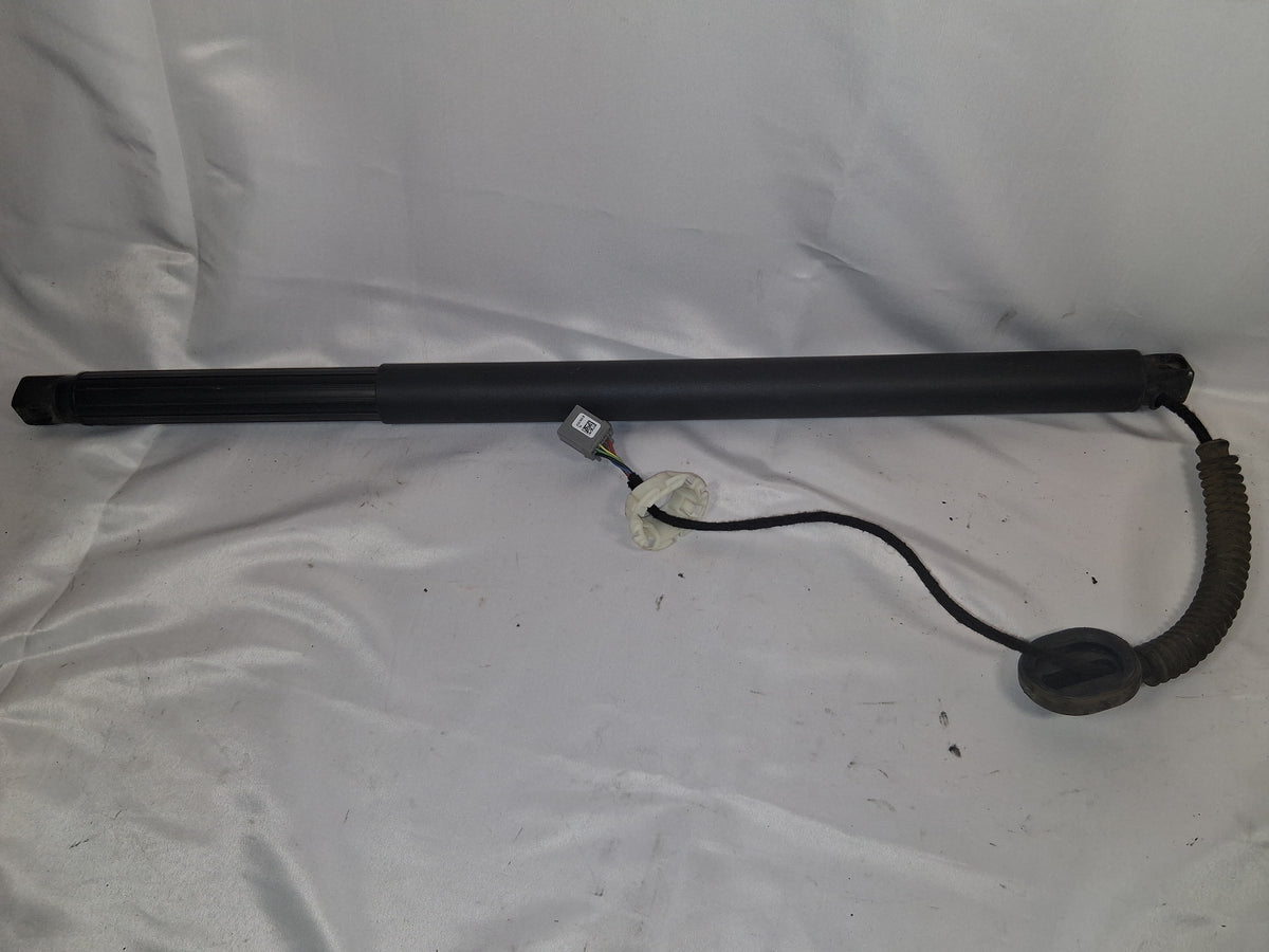 OEM# 84306929 2019 Chevy Tahoe Premier Rear Left Liftgate Power Actuator