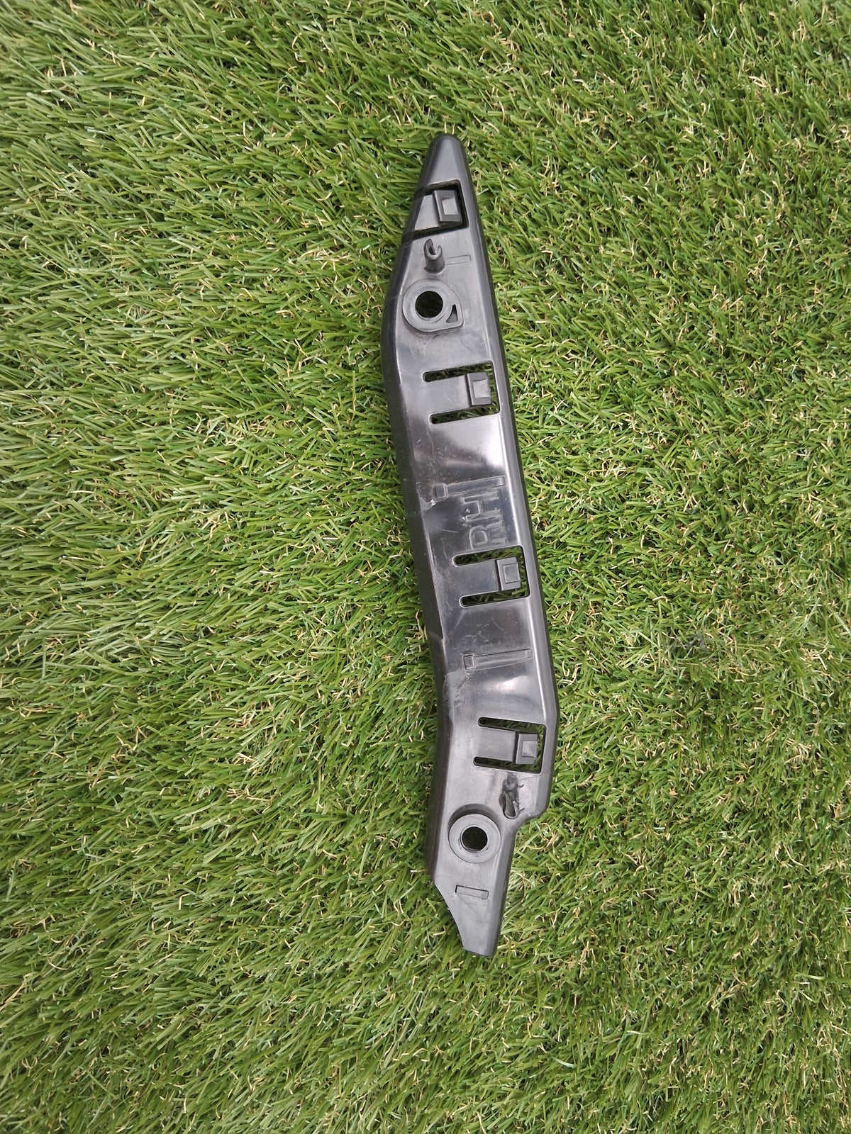 OEM 1493771-00-B 2022 Tesla Model Y Right Fender Bumper Bracket