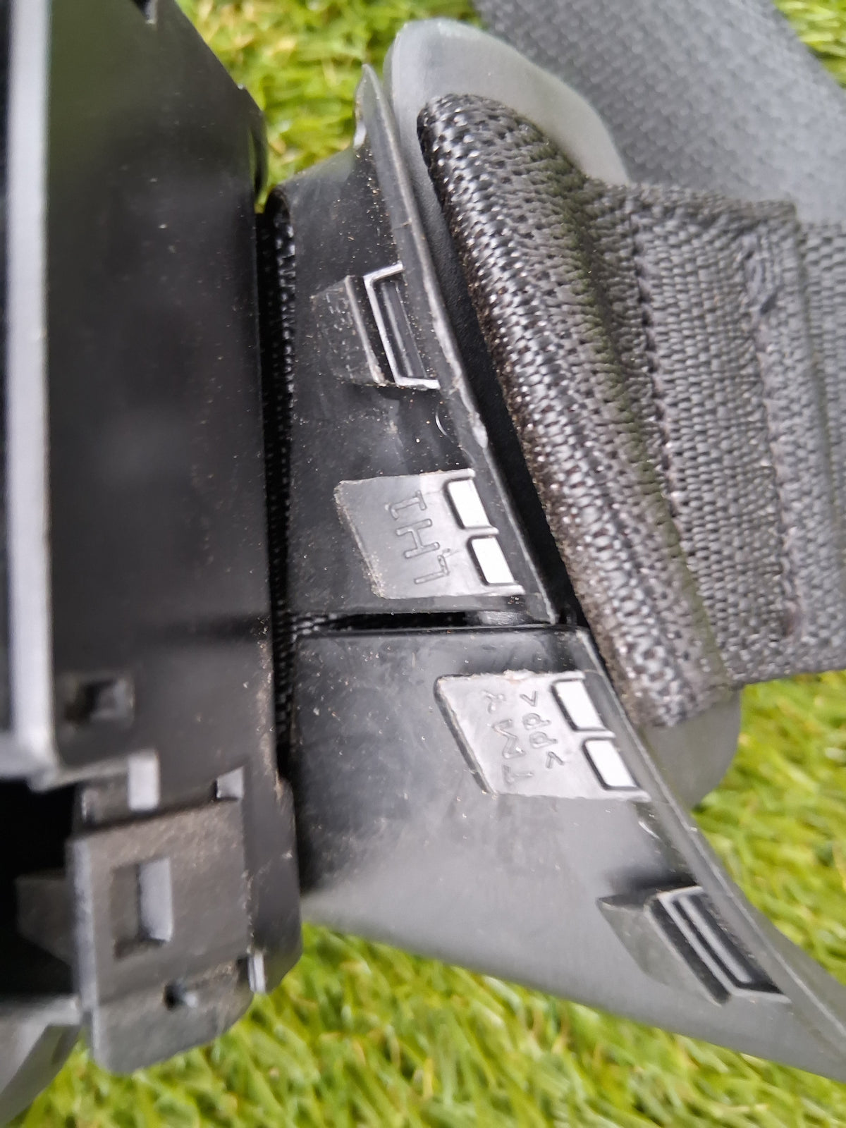 OEM 1616500-01-C 2022 Tesla Model Y Right Seat Belt Retractor