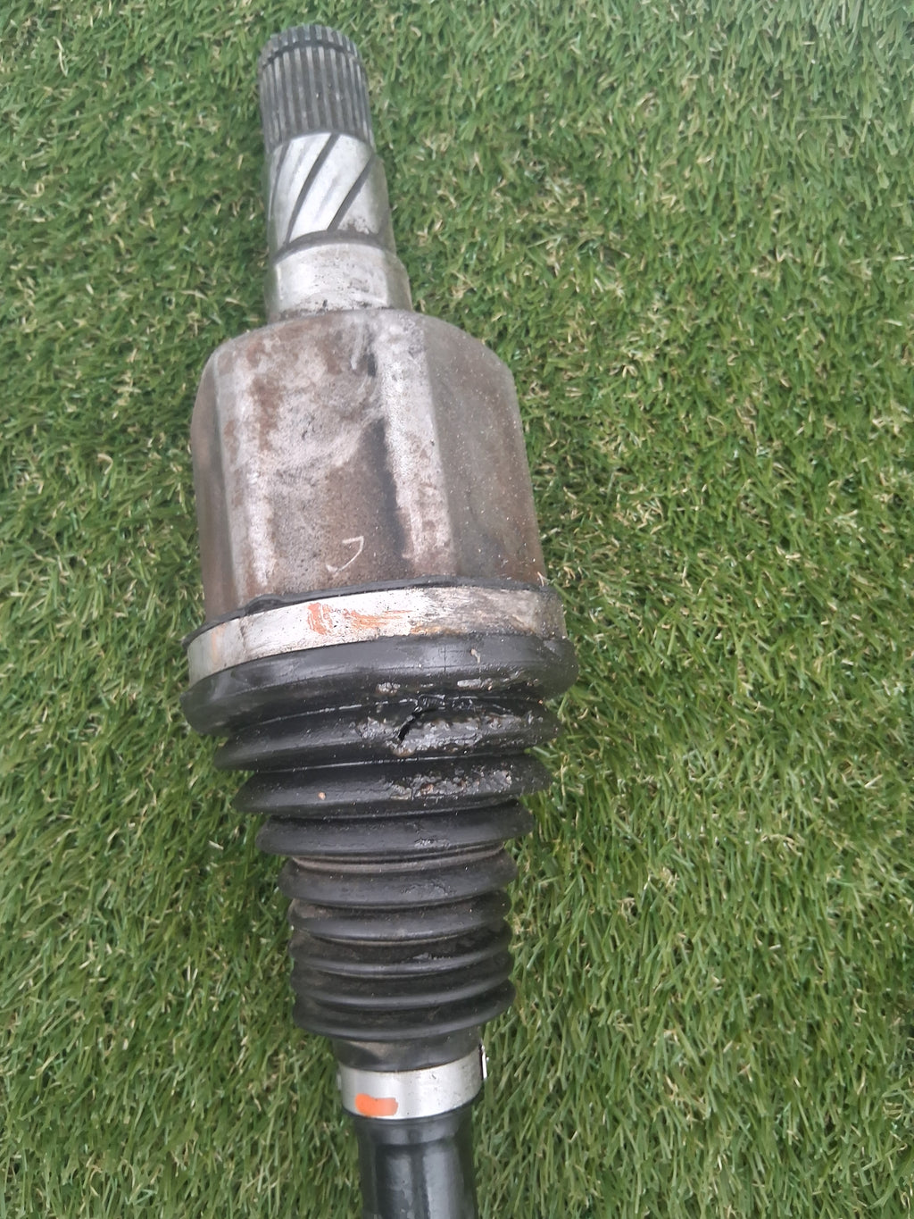 OEM 1188165-00-A 2022 Tesla Model Y Rear Axle Shaft Half Shaft Damaged