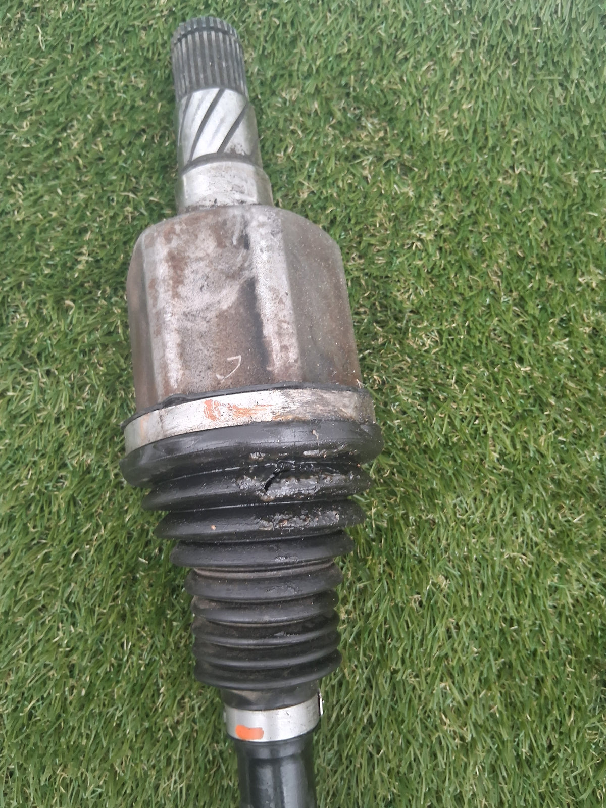 OEM 1188165-00-A 2022 Tesla Model Y Rear Axle Shaft Half Shaft Damaged