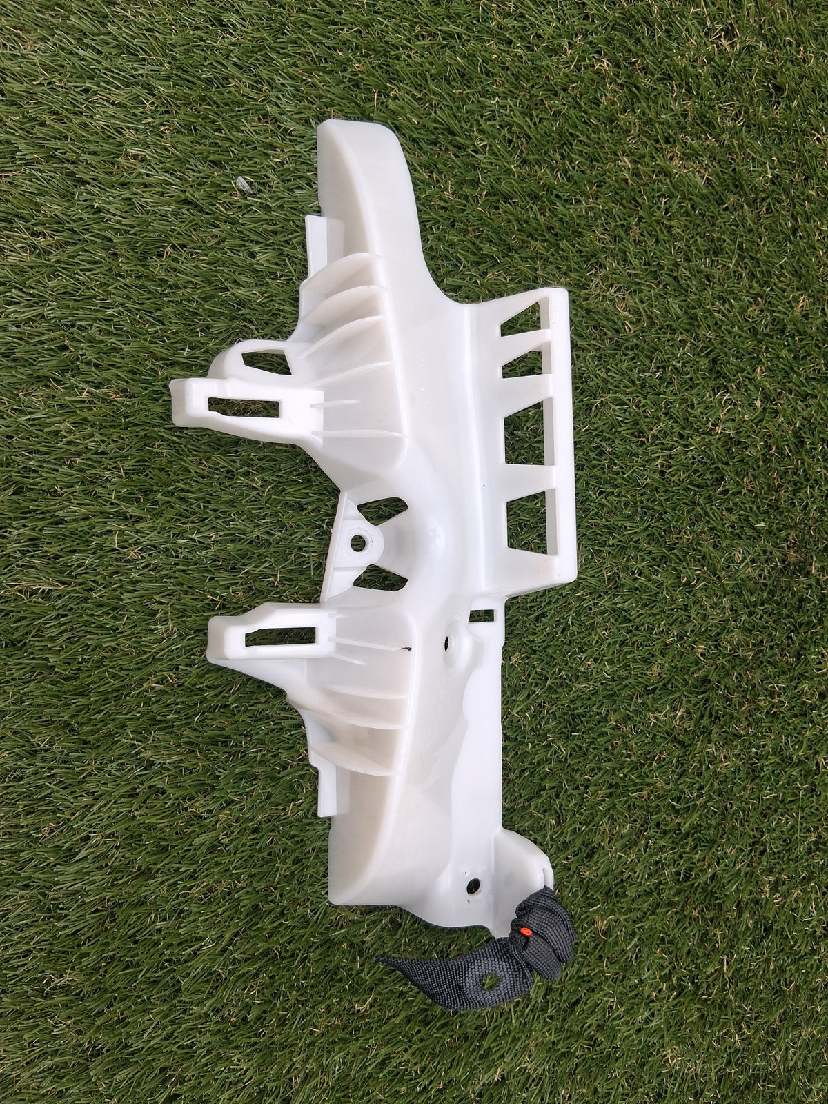 OEM 1494611-99-G 2022 Tesla Model Y Right Side B Pillar Bracket