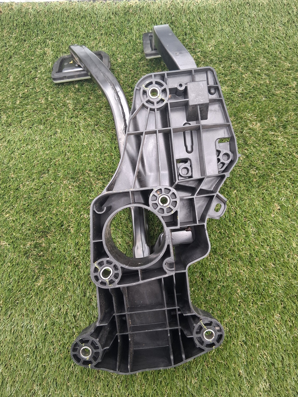 OEM 1188691-00-B 2022 Tesla Model Y Accelerator Brake and Gas Pedal Set