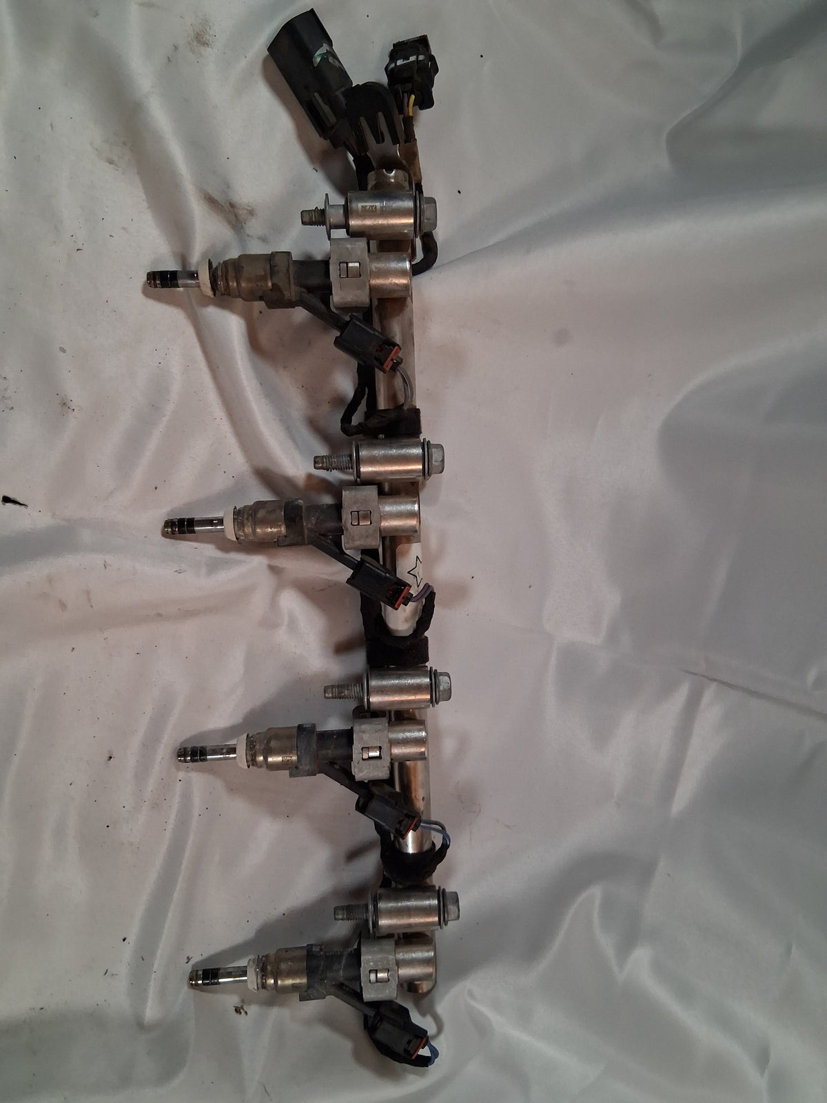 2019 Chevy Tahoe Premier Fuel Rail Fuel Injectors 12687237