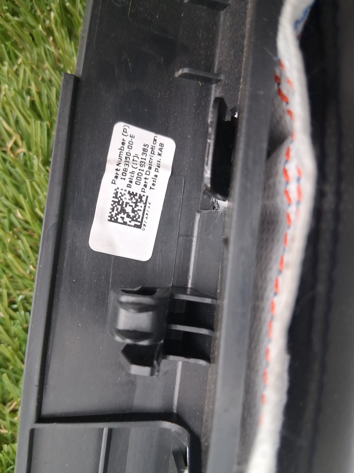 OEM 1494241-00-A 2022 Tesla Model Y Right Passenger B Pillar Applique
