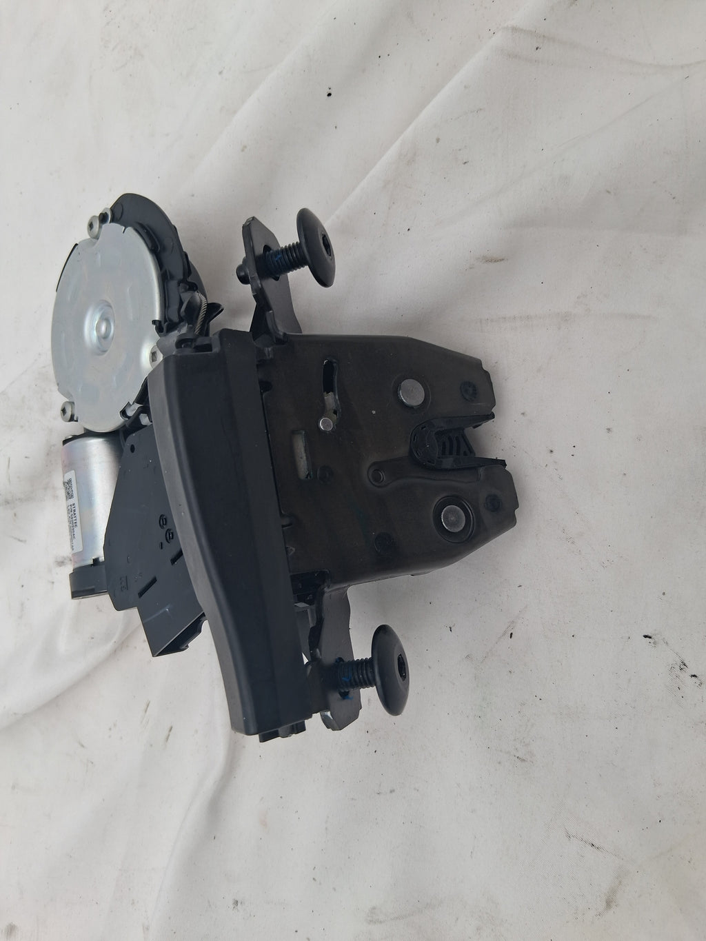 OEM# 0002007A8 2019 Chevy Tahoe Premier Tailgate Liftgate Power Motor Lock