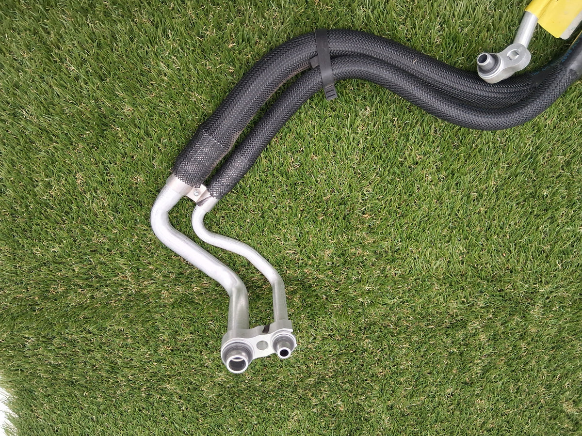OEM 1502020-00-C 2022 Tesla Model Y Line Supermanifold Compressor Pipe