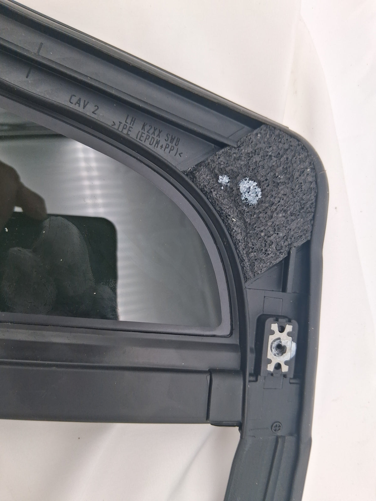 OEM# 43R-000074 2019 Chevy Tahoe Premier Door Window Vent Glass Fit