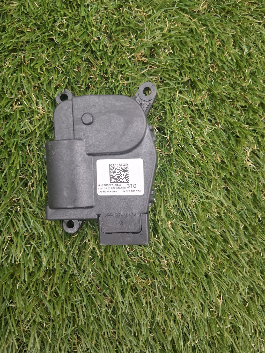 OEM 1500623-00-A 2022 Tesla Model Y Center Air Flap Motor Center Actuator