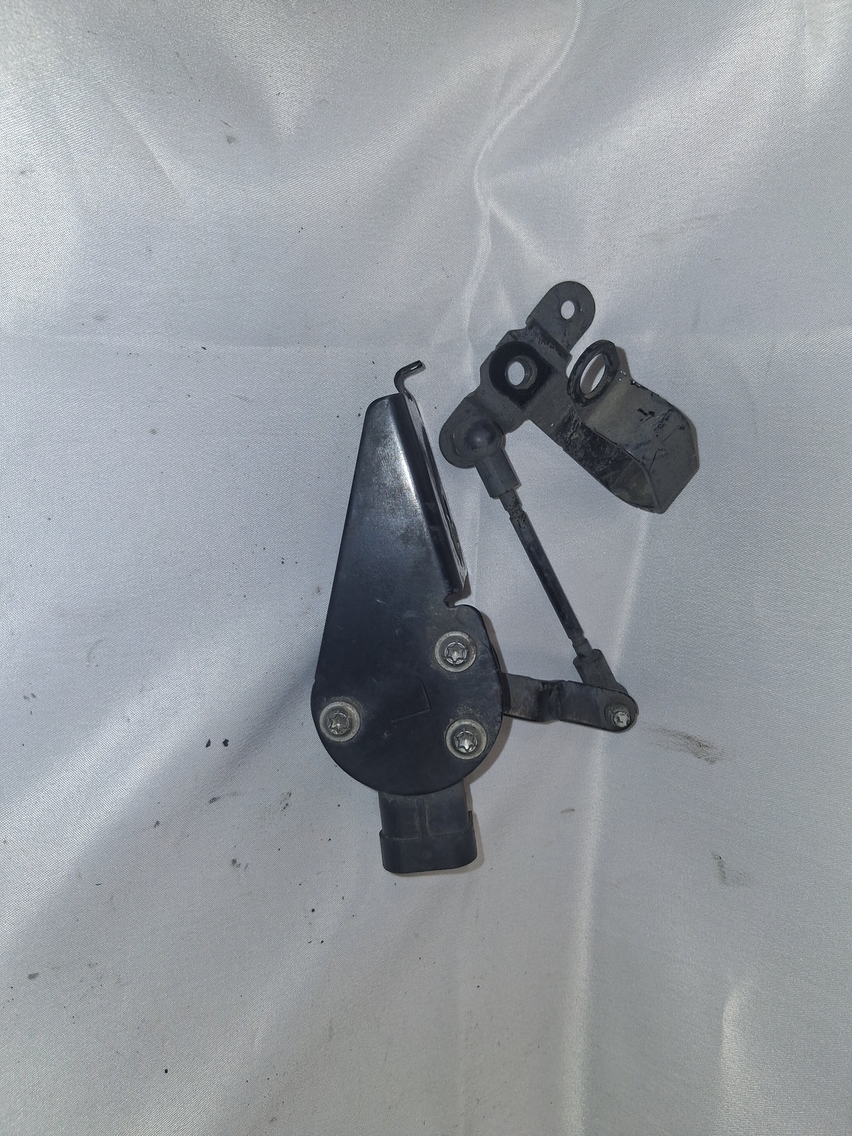 OEM# 23152100 2019 Chevy Tahoe Premier Rear Left Suspension Level Sensor&nbsp;