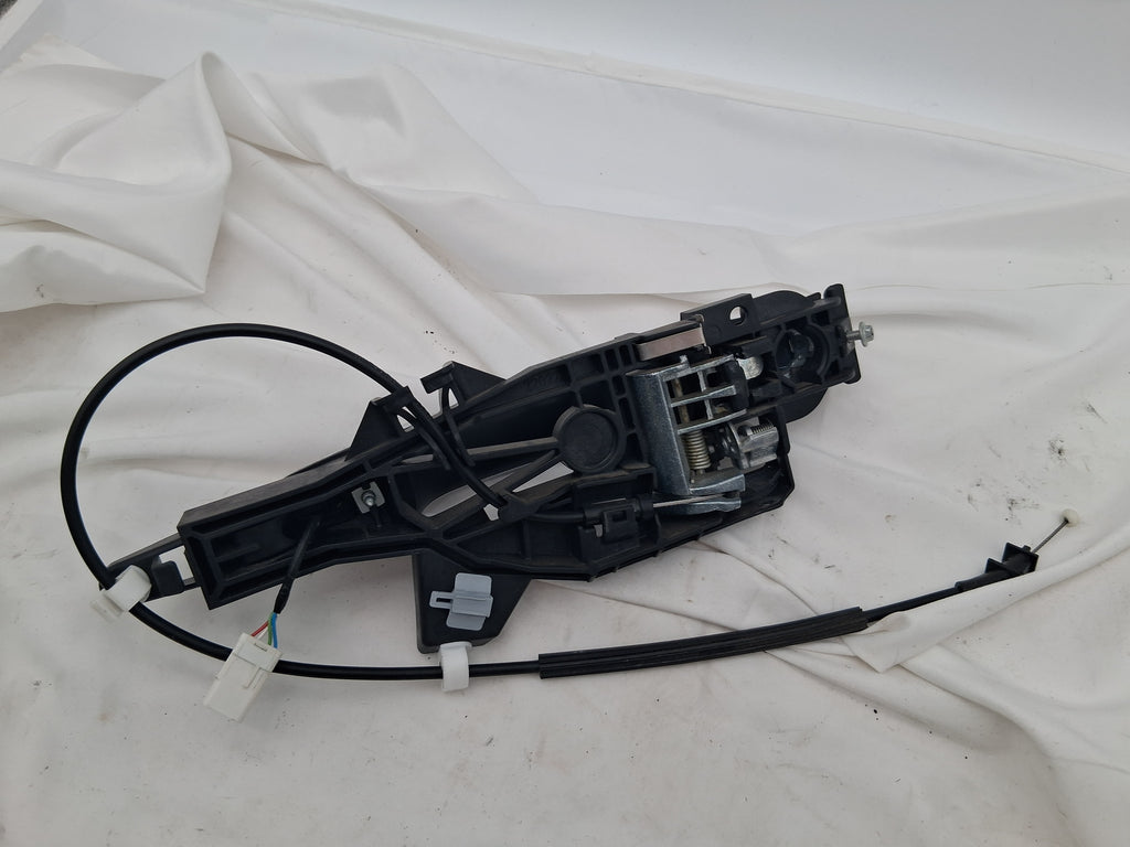 OEM 2019 Chevy Tahoe Premier Door Exterior Handle