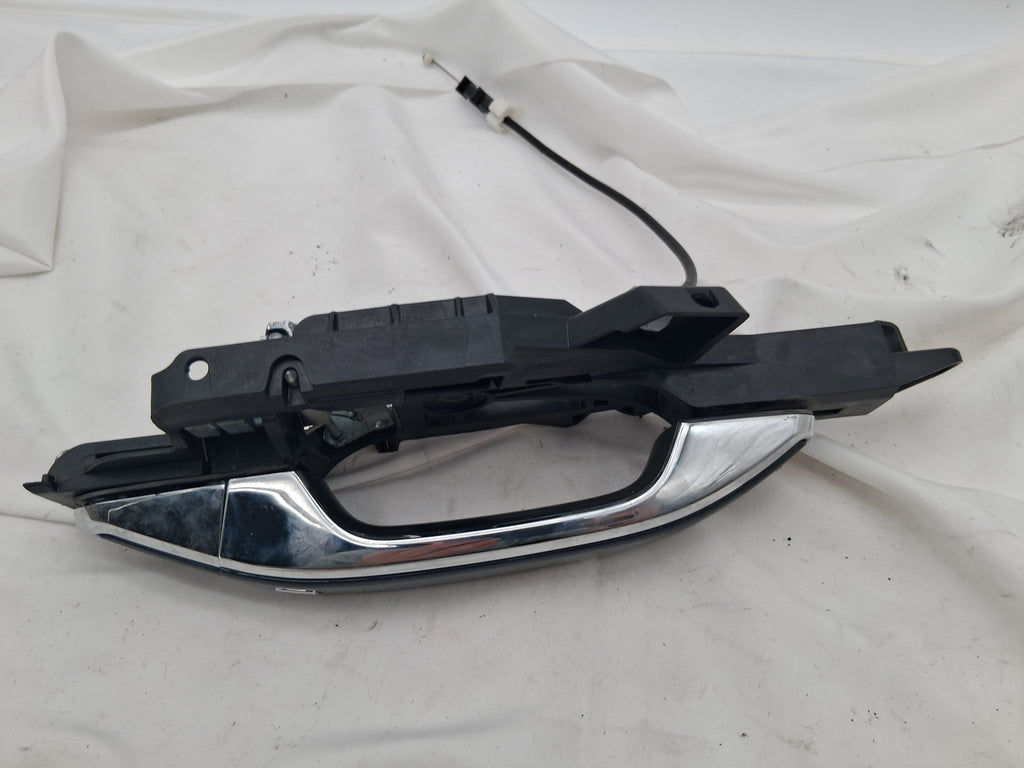 OEM 2019 Chevy Tahoe Premier Door Exterior Handle