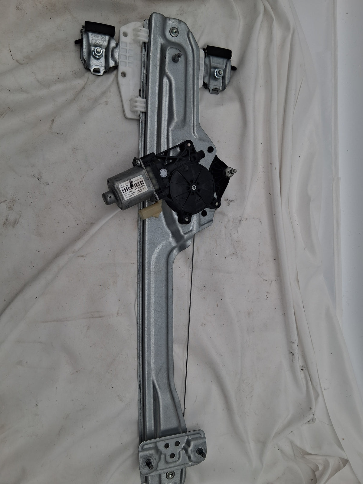 OEM# 98840-K2111 2019 Chevy Tahoe Premier Left Window Regulator & Motor