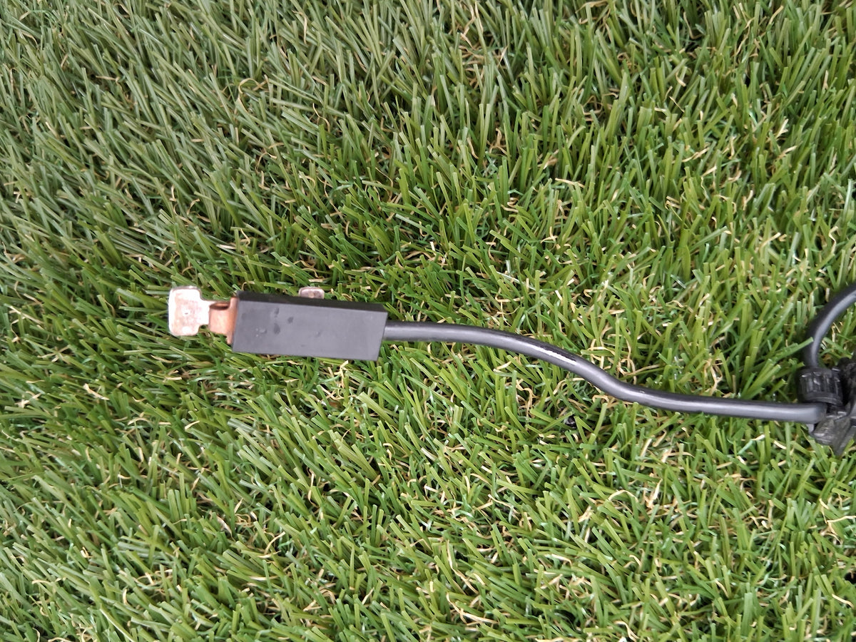 OEM 955-711-301 2022 Tesla Model Y Left Radio Antenna Noise Filter Amplifier